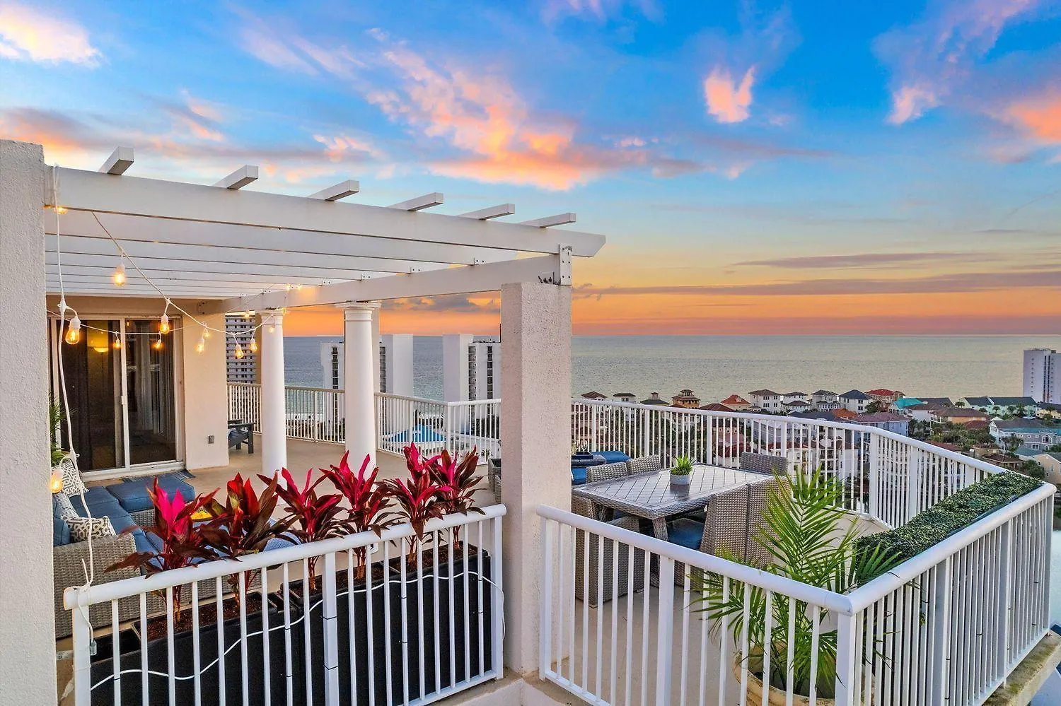 Terrace At Pelican Beach Penthouse 데스틴